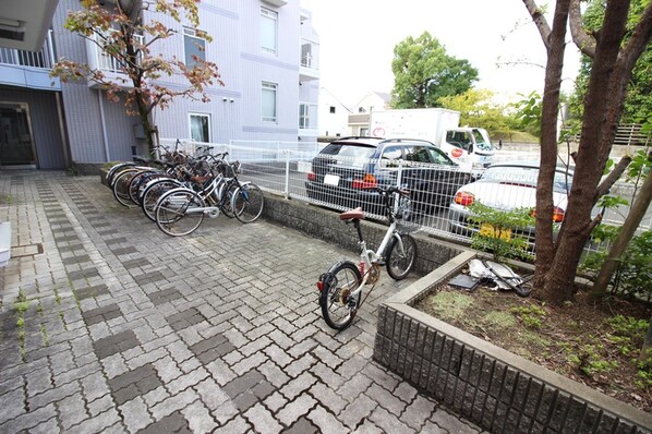 六龍苑岡町の物件外観写真